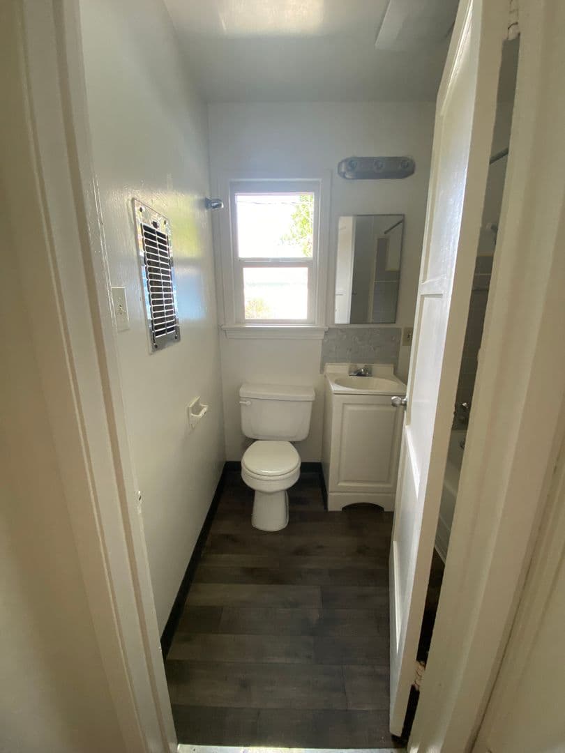Bakersfield Apartment: 2315 Terrace Way