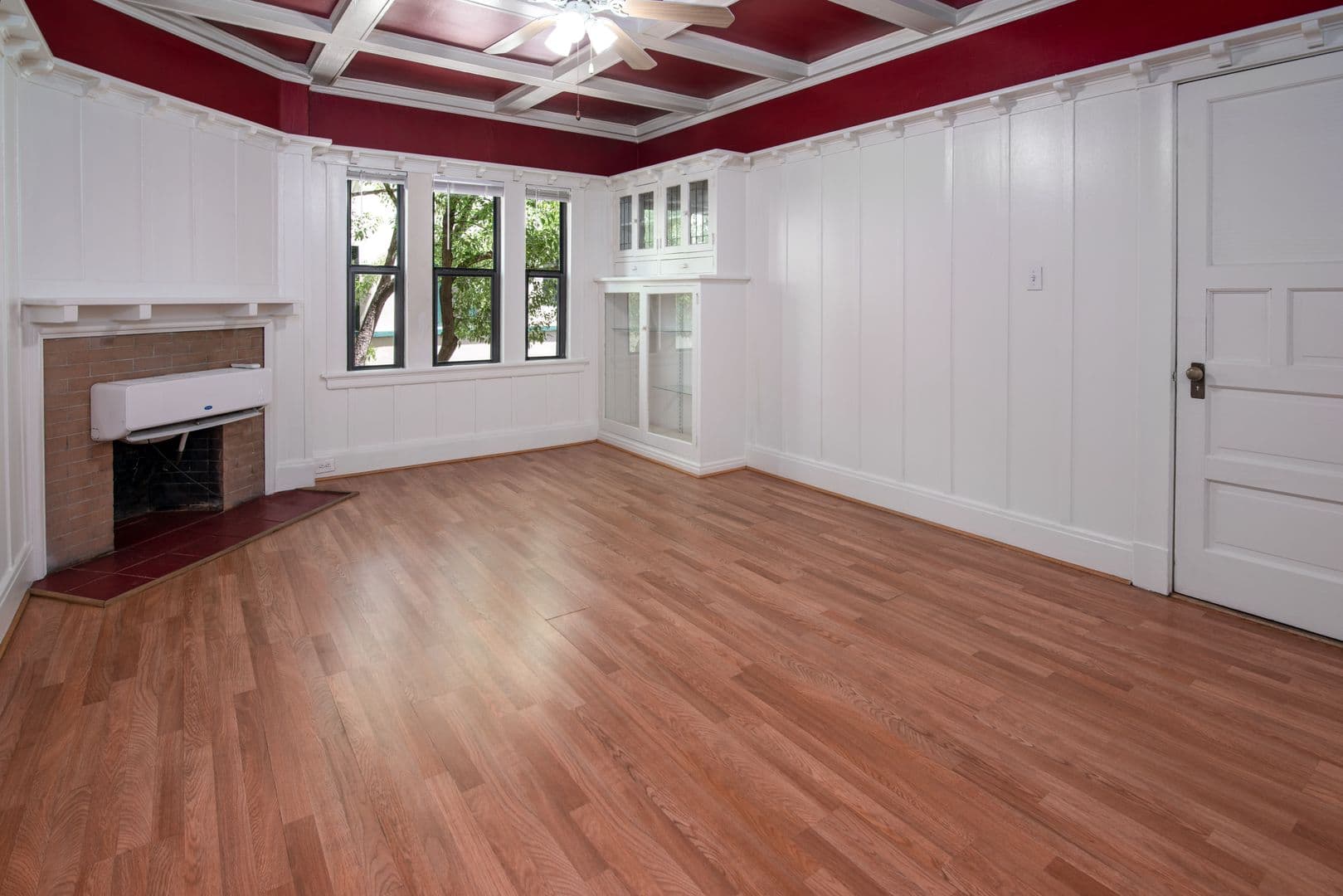 Bakersfield Apartment: 1906 18th Street