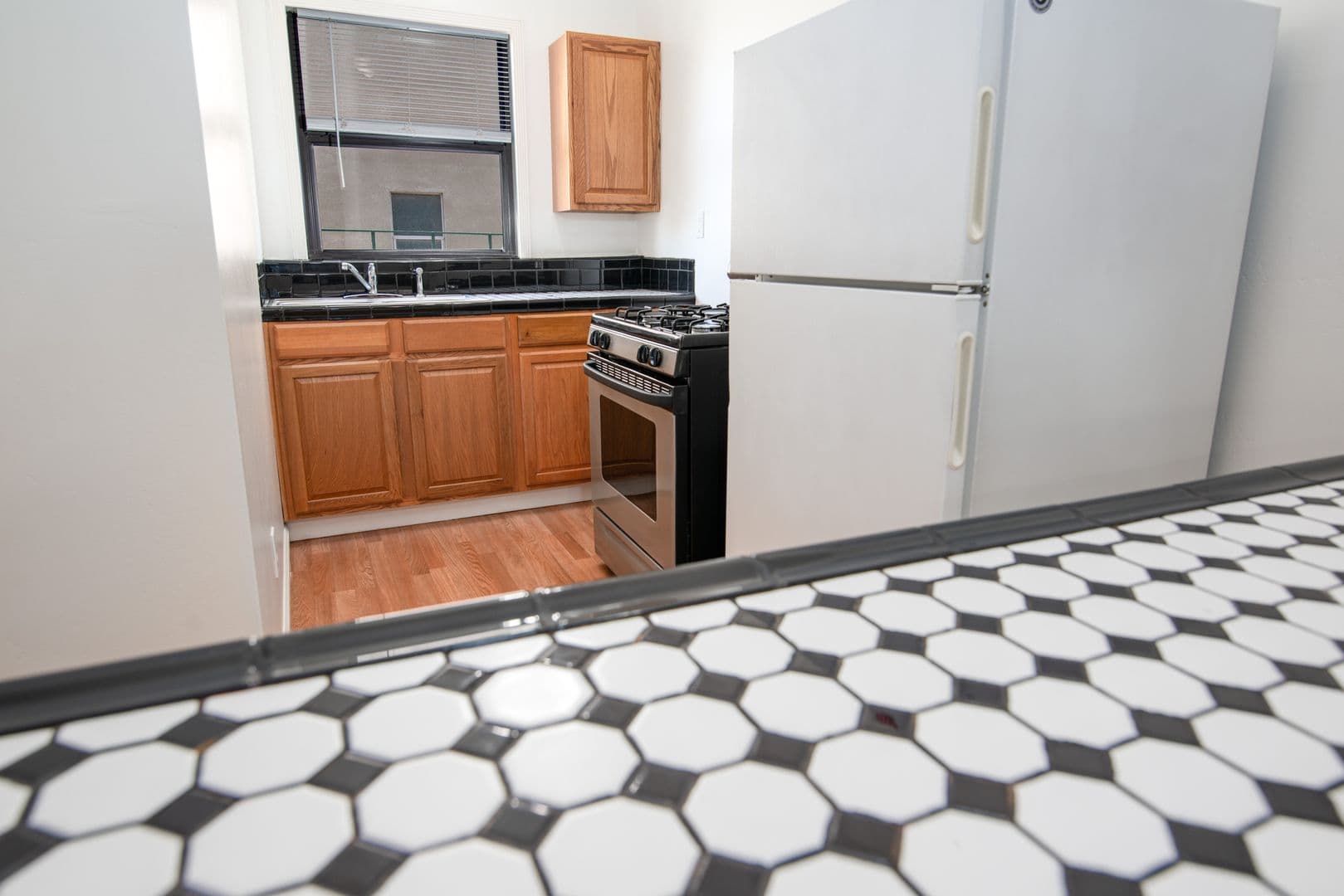 Bakersfield Apartment: 1906 18th Street