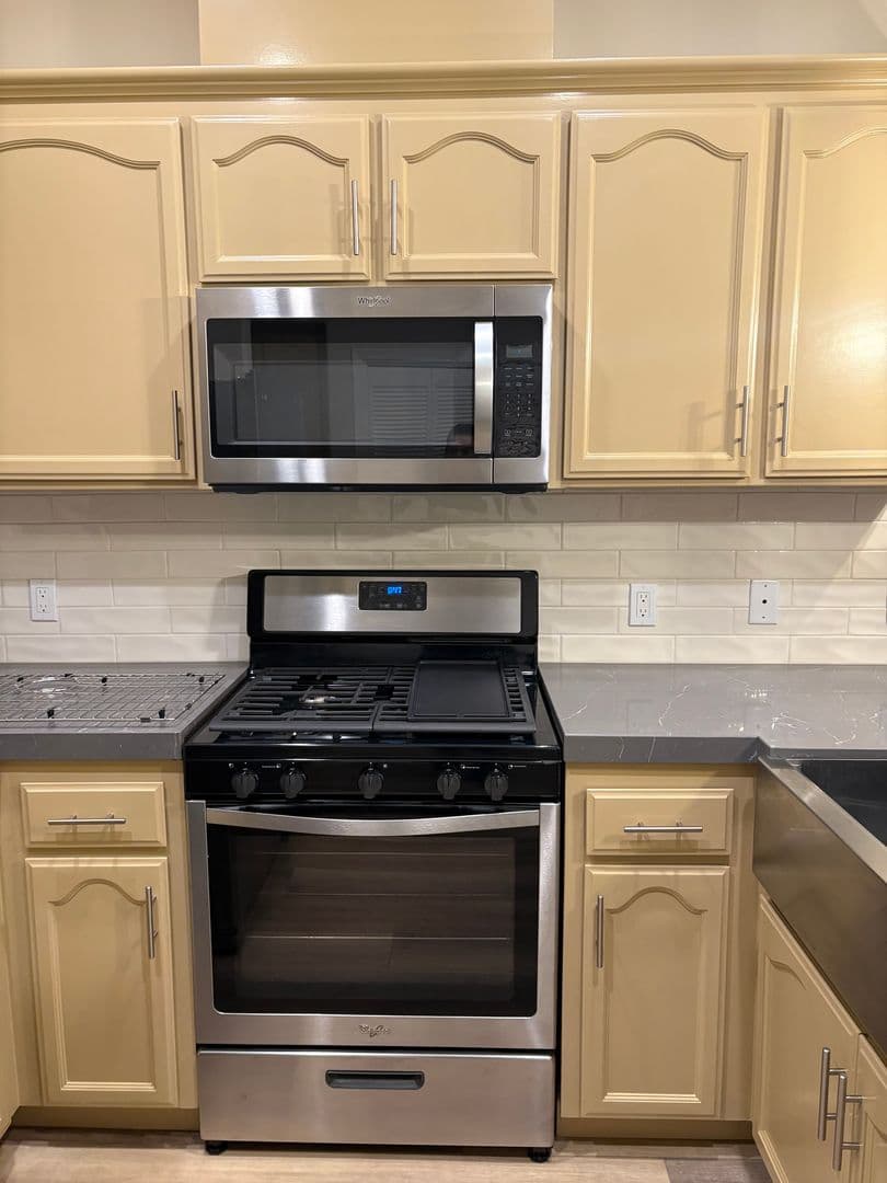 Bakersfield Apartment: 624 Jasmine Parke Drive