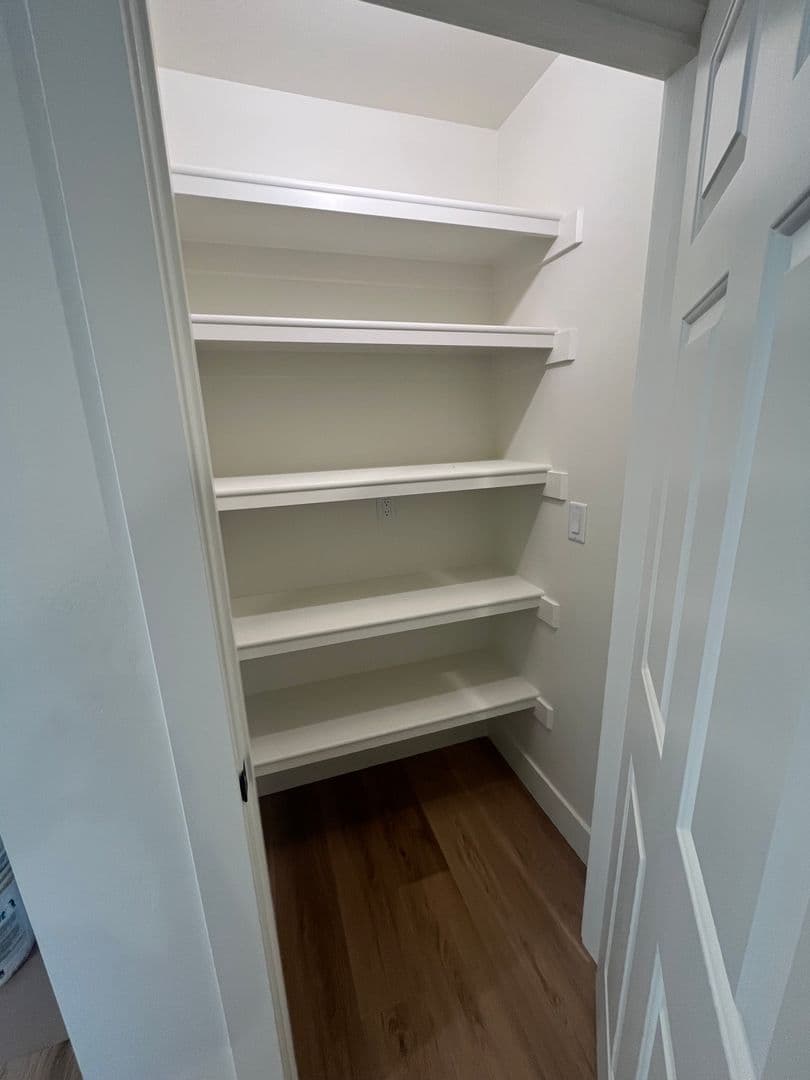 Bakersfield Apartment: 118 East Warren Ave