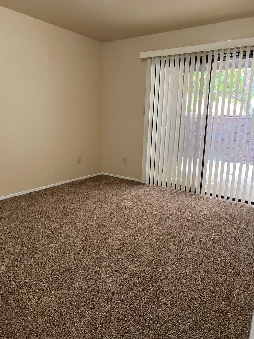 Bakersfield Apartment: 7604 N. Laurelglen Blvd.