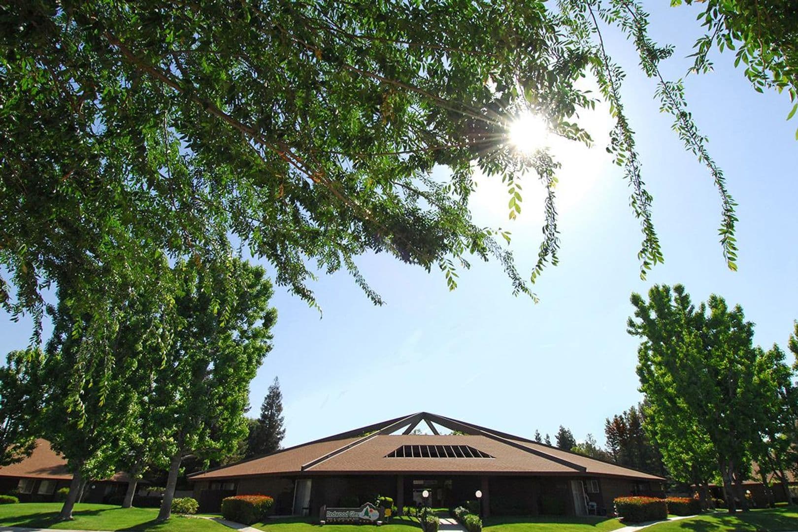 Bakersfield Apartment: 7400 N. Laurelglen Blvd