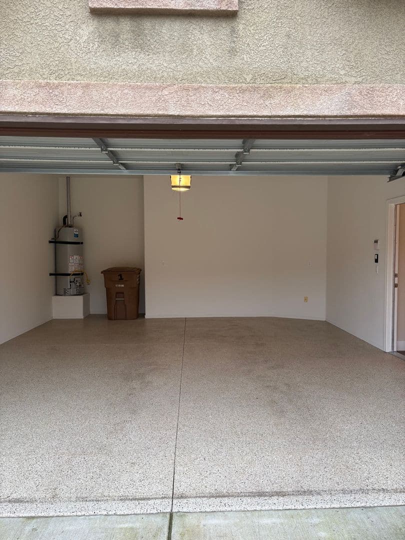 Bakersfield Apartment: 624 Jasmine Parke Drive