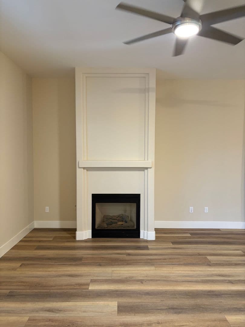 Bakersfield Apartment: 624 Jasmine Parke Drive