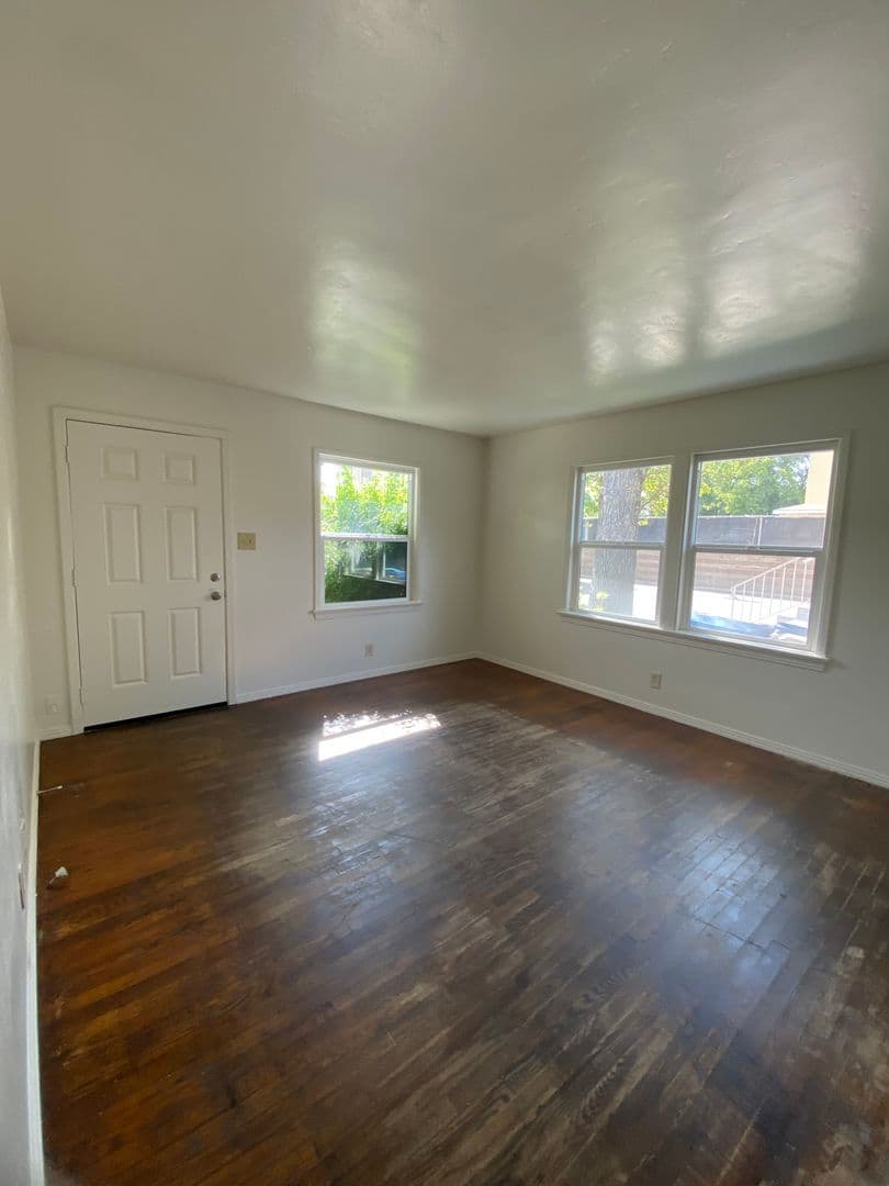 Bakersfield Apartment: 2315 Terrace Way