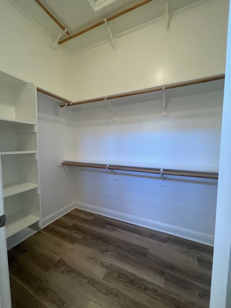 Bakersfield Apartment: 909 Jasmine Parke Drive