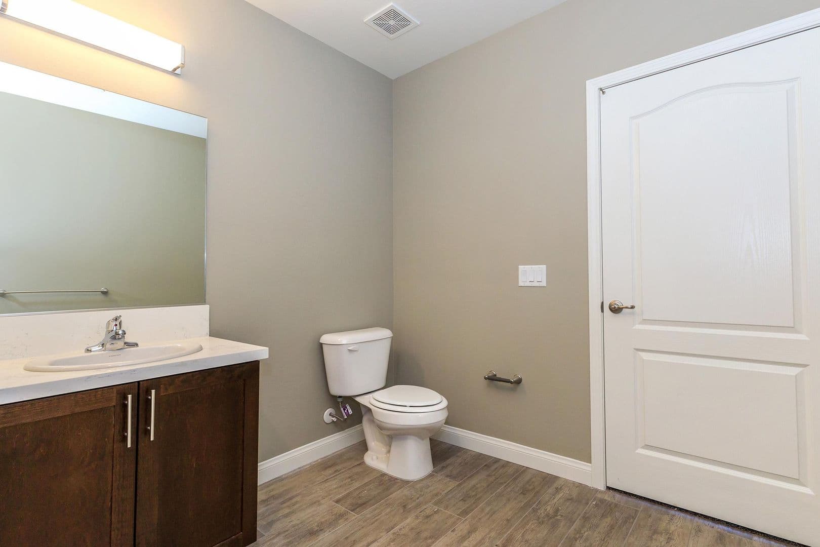 Bakersfield Apartment: 5201 Gasol Court