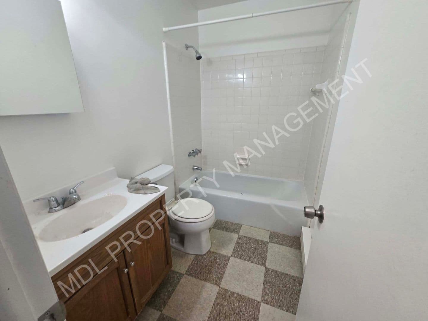 Saginaw Apartment: 3943 Bauer Drive