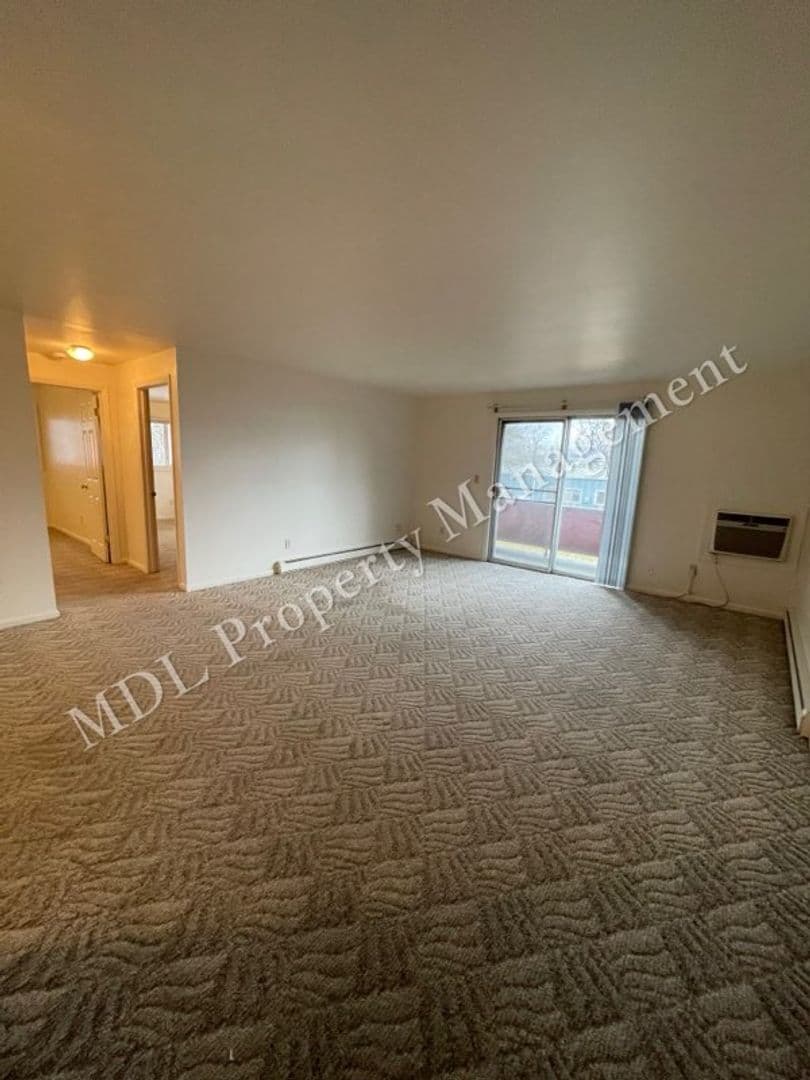 Saginaw Apartment: 121 N Woodbridge