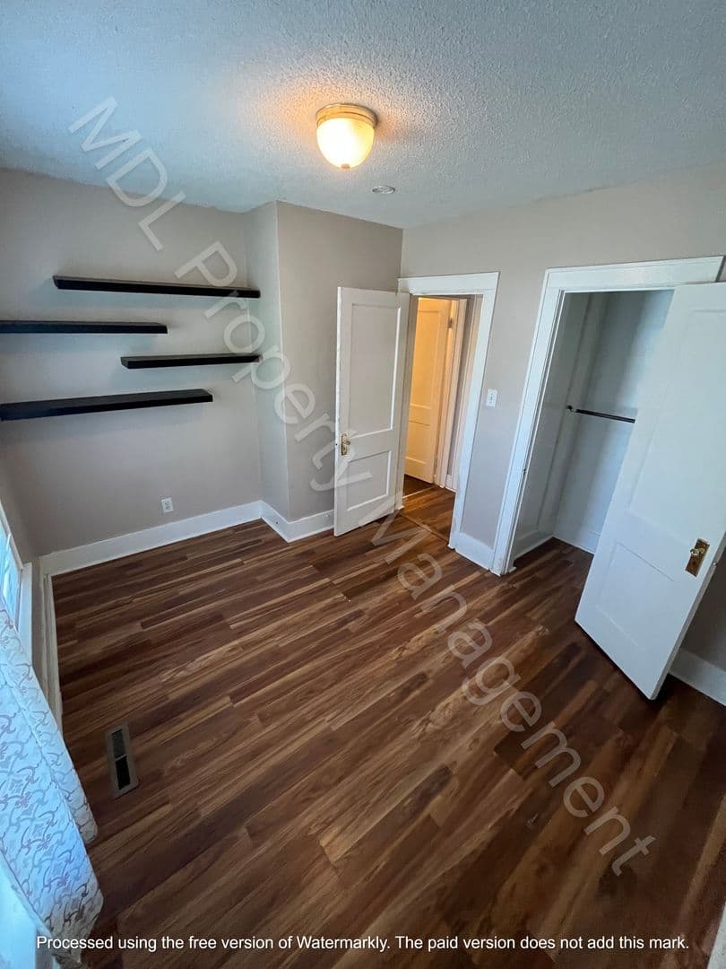 Saginaw House: 3474 Mackinaw St