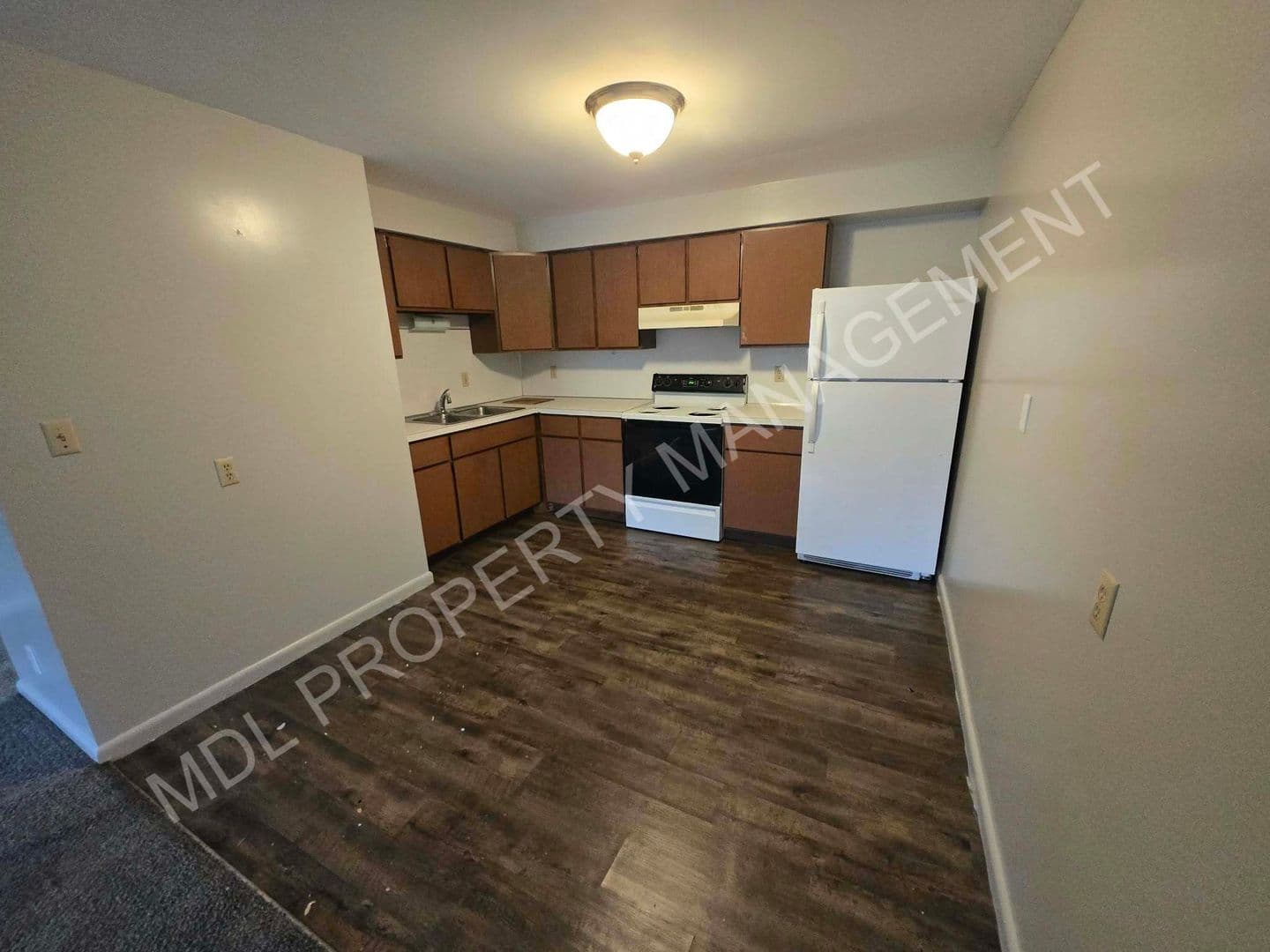 Saginaw Apartment: 121 N Woodbridge