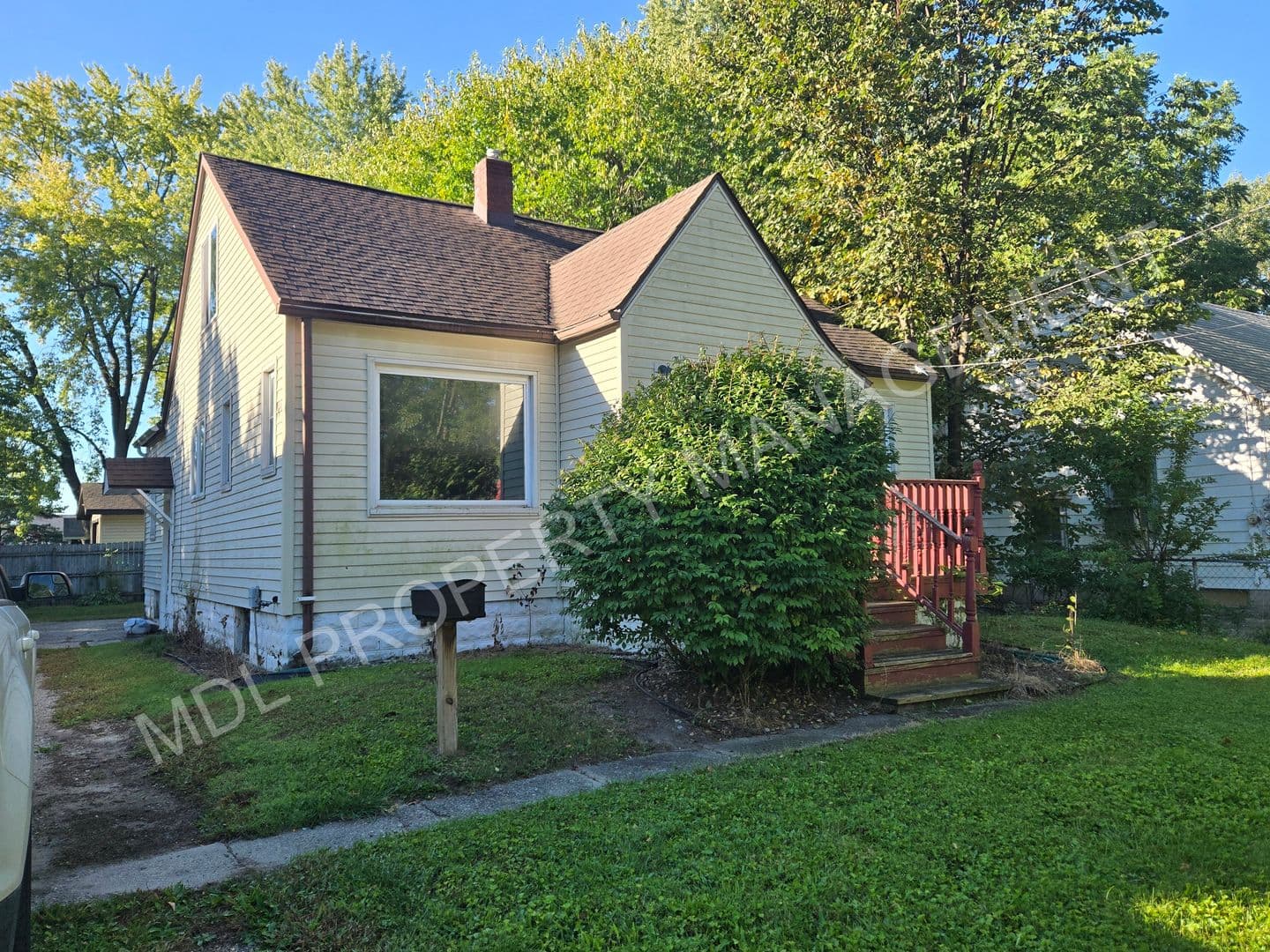 Midland House: 414 East Haley Street