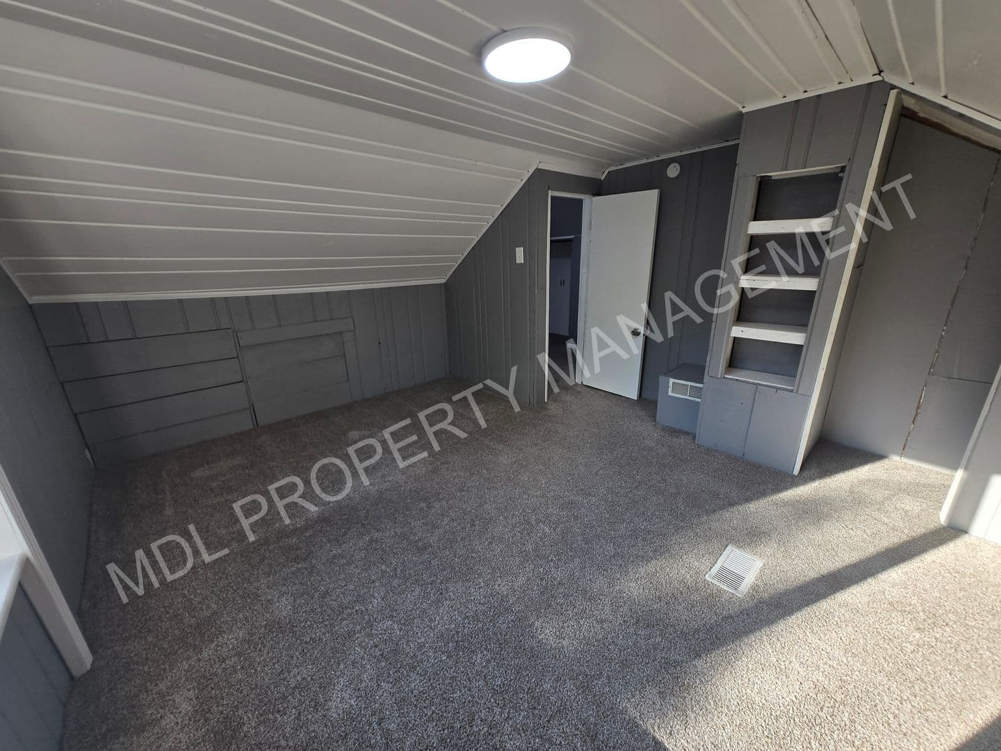 Midland House: 414 East Haley Street