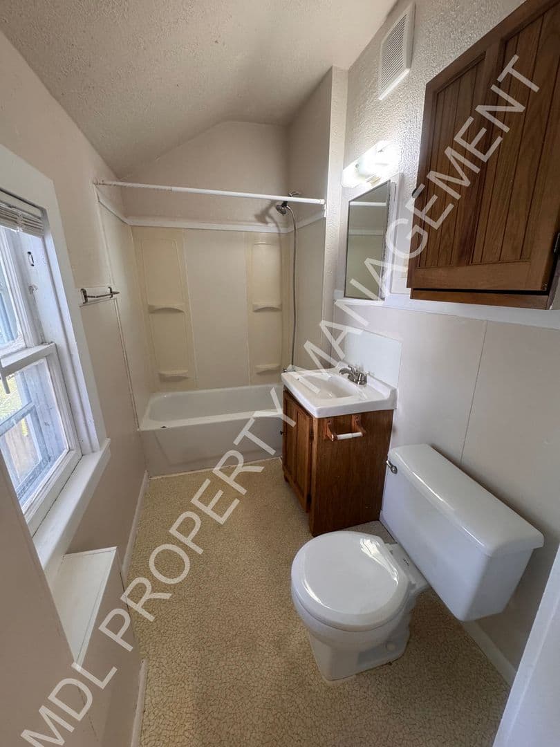 Bay City Apartment: 316 N Jackson