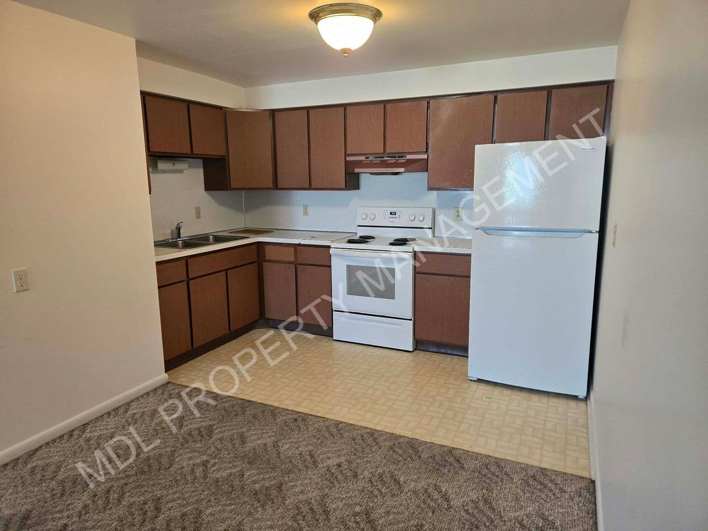 Saginaw Apartment: 121 N Woodbridge