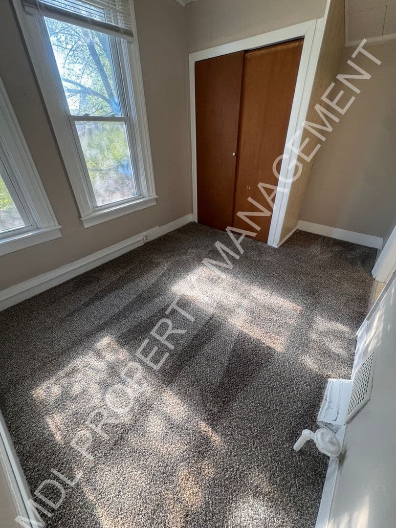 Bay City Apartment: 316 N Jackson
