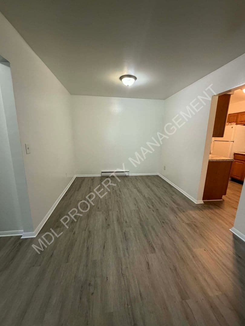 Saginaw Apartment: 3943 Bauer Drive