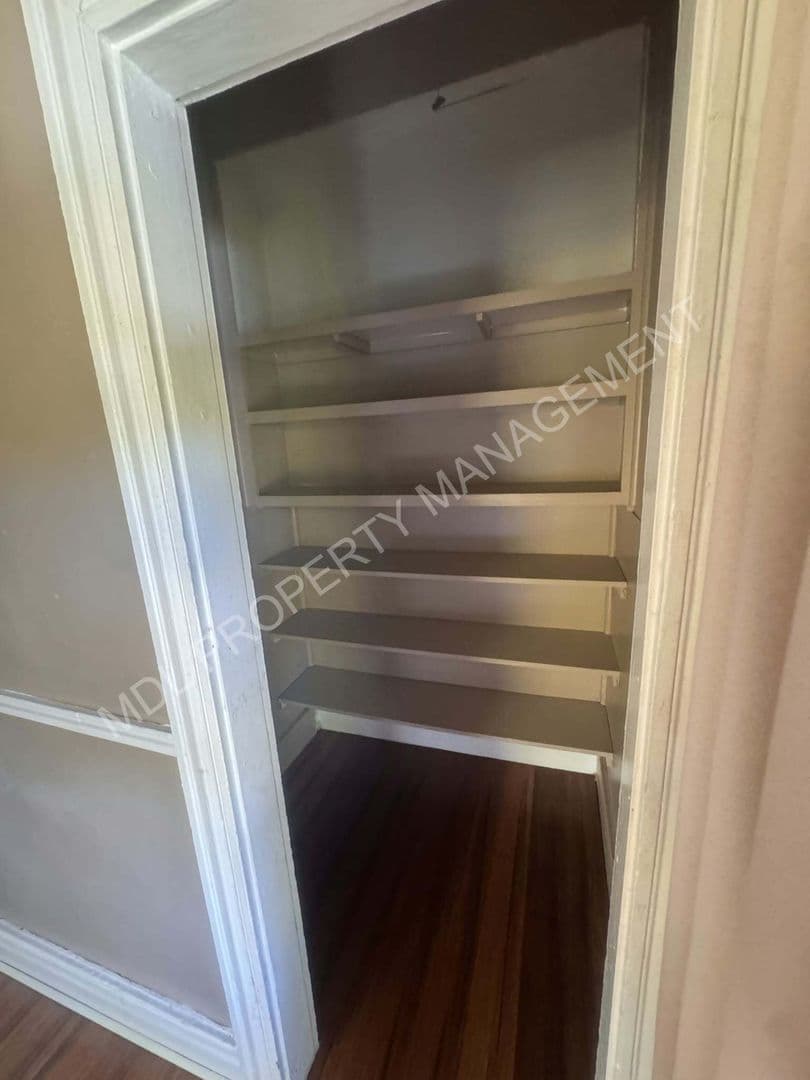 Saginaw Apartment: 707 N Woodbridge