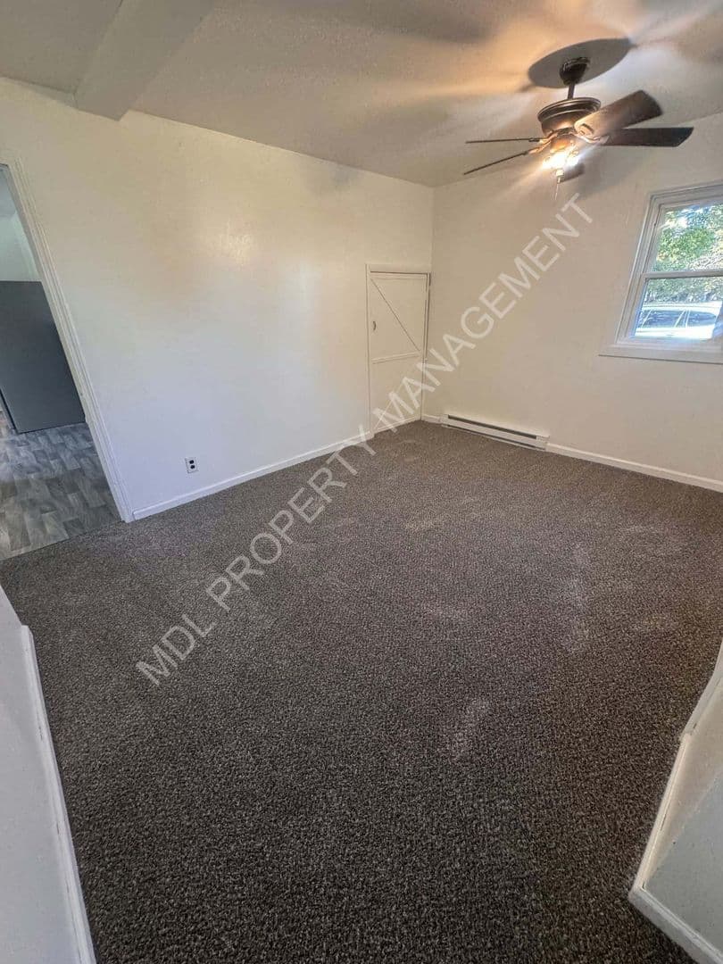 Auburn House: 3688 Garfield Road