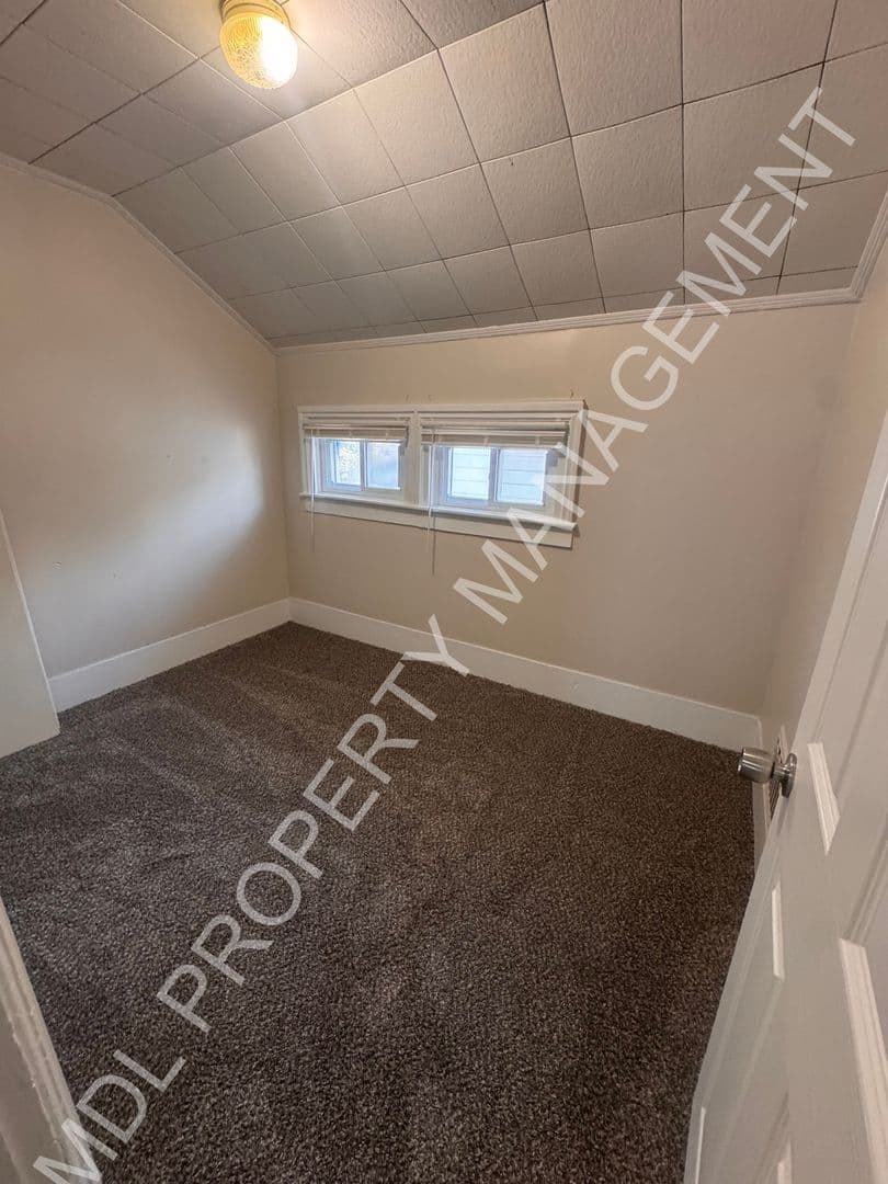 Bay City Apartment: 316 N Jackson