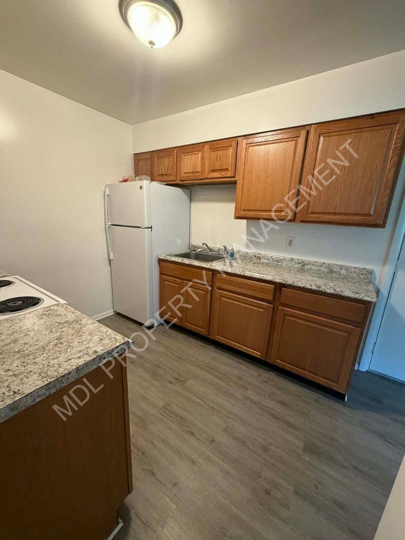 Saginaw Apartment: 3943 Bauer Drive