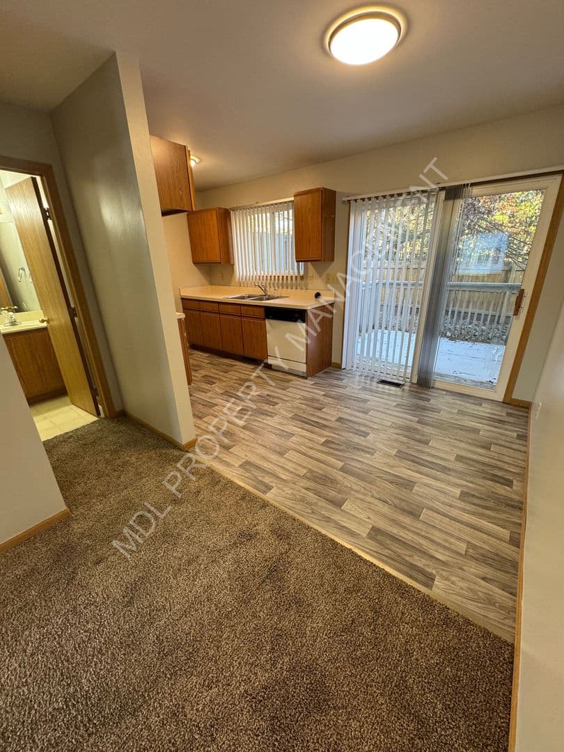 Midland Apartment: 4907 Hedgewood Dr
