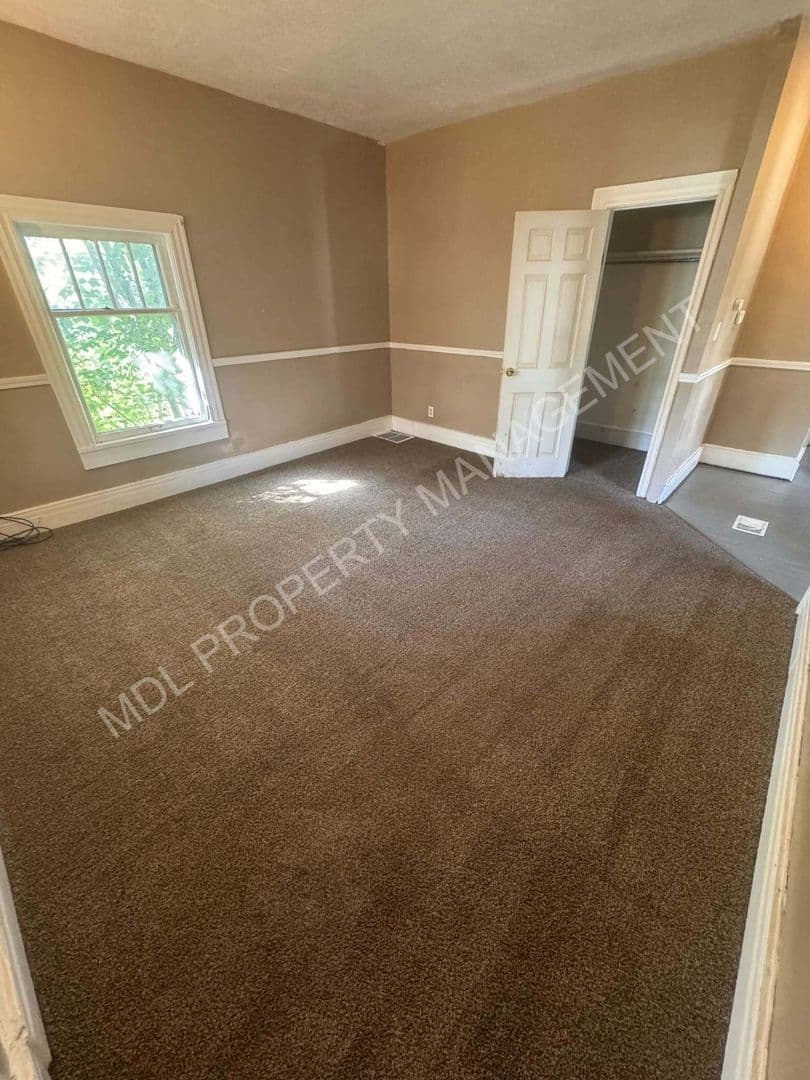 Saginaw Apartment: 707 N Woodbridge