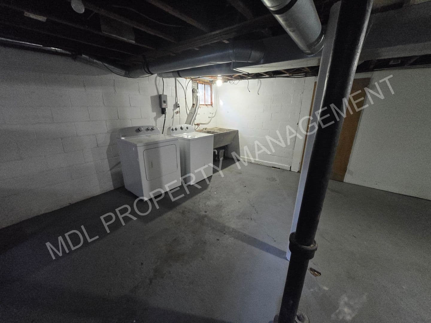 Midland House: 414 East Haley Street