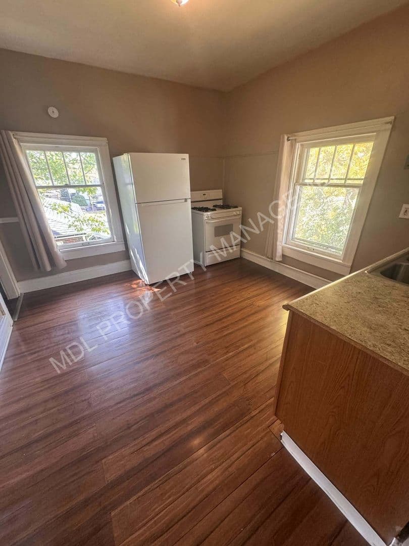 Saginaw Apartment: 707 N Woodbridge