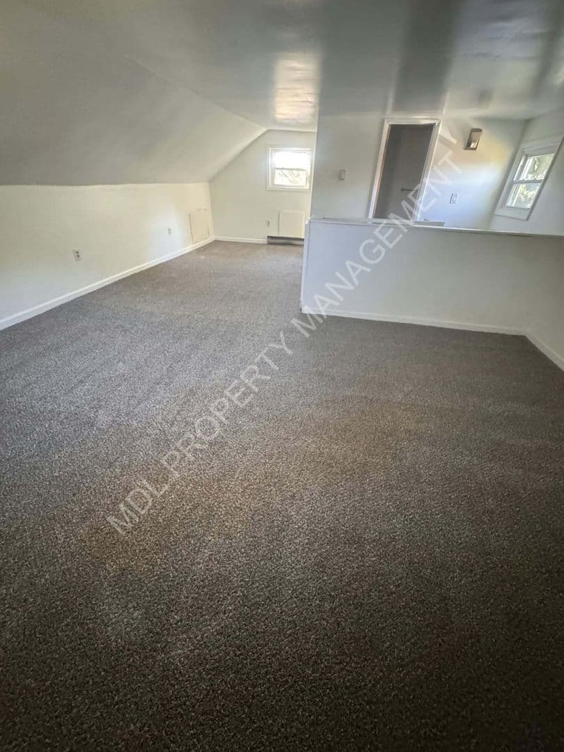 Auburn House: 3688 Garfield Road