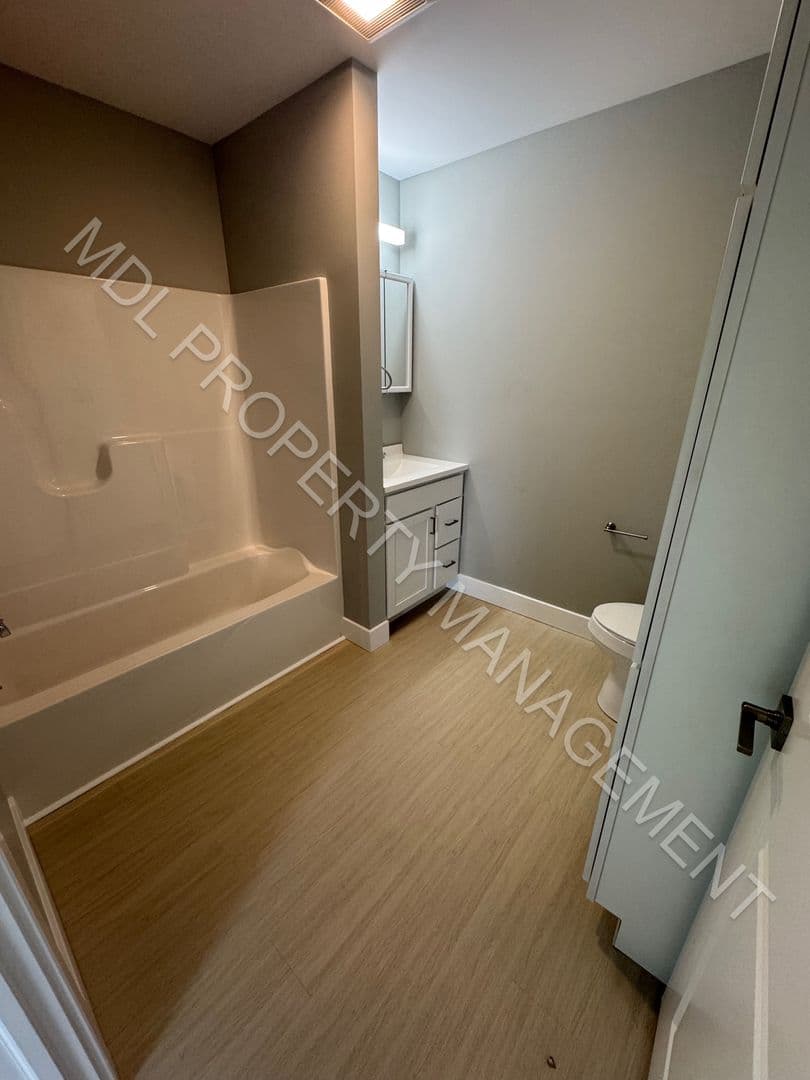 Auburn Apartment: 4949 Garfield