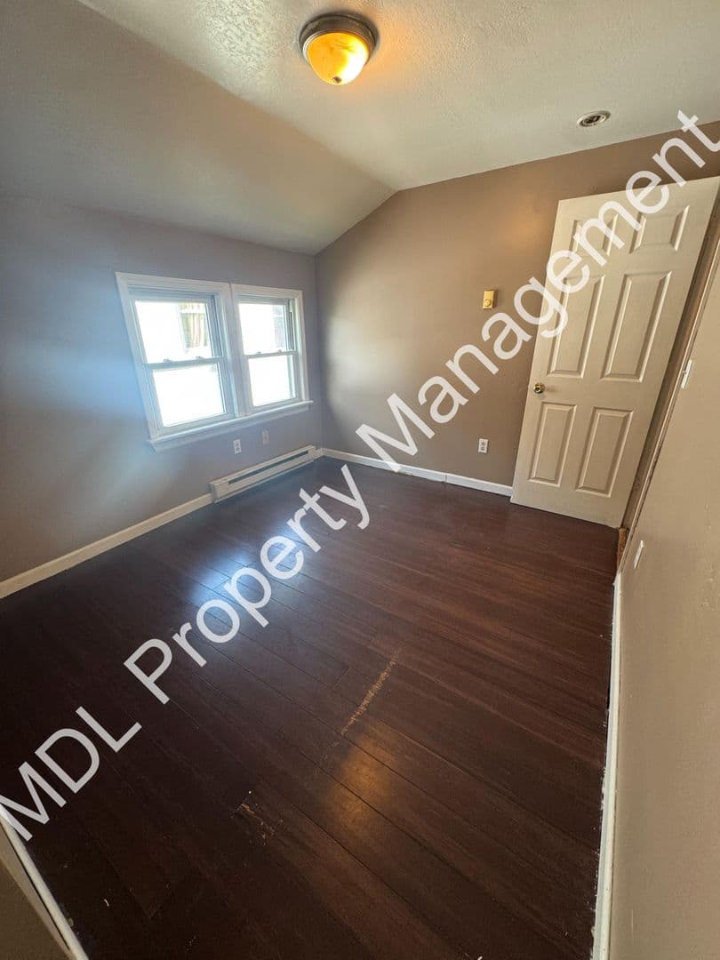 Saginaw Apartment: 408 N Webster