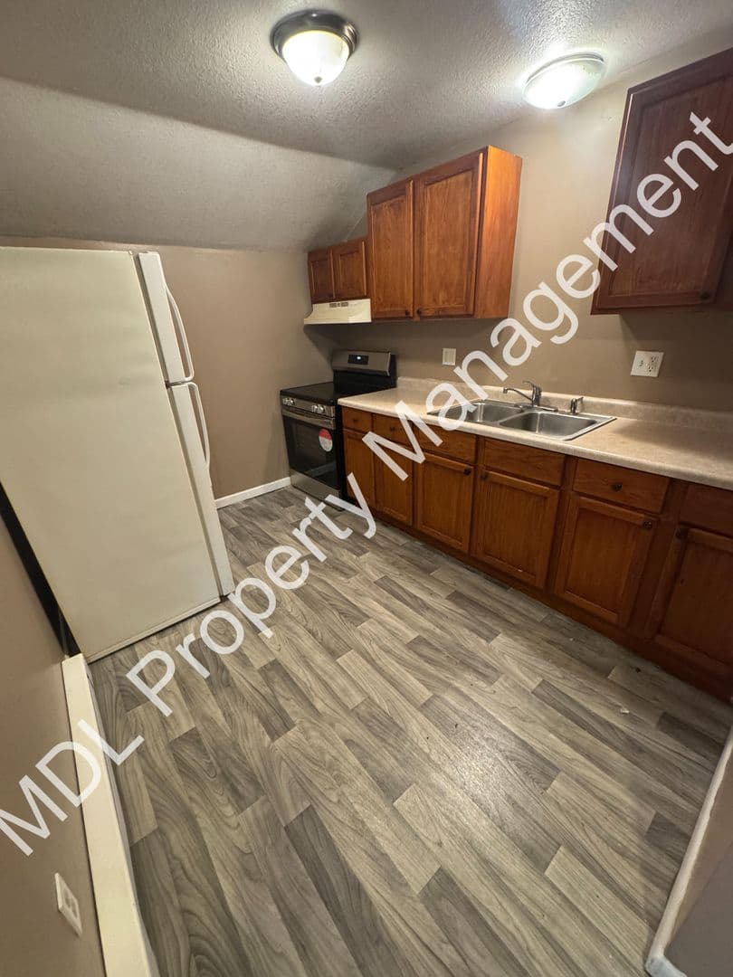 Saginaw Apartment: 408 N Webster