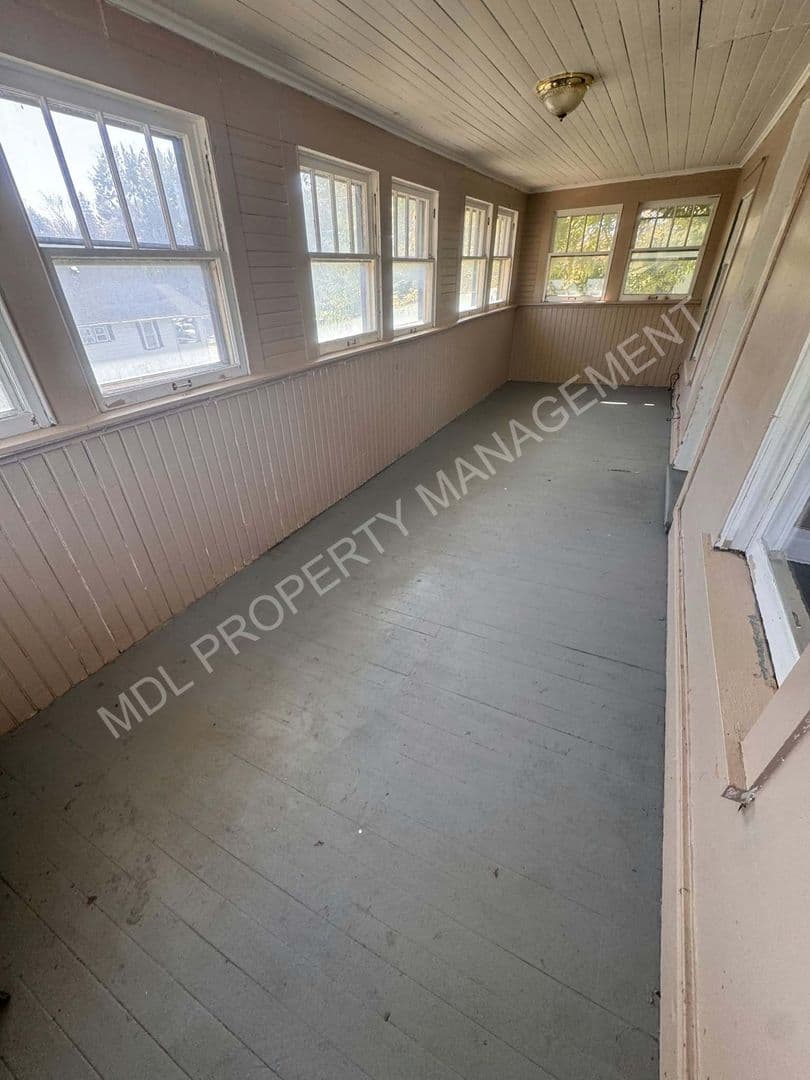 Saginaw Apartment: 707 N Woodbridge