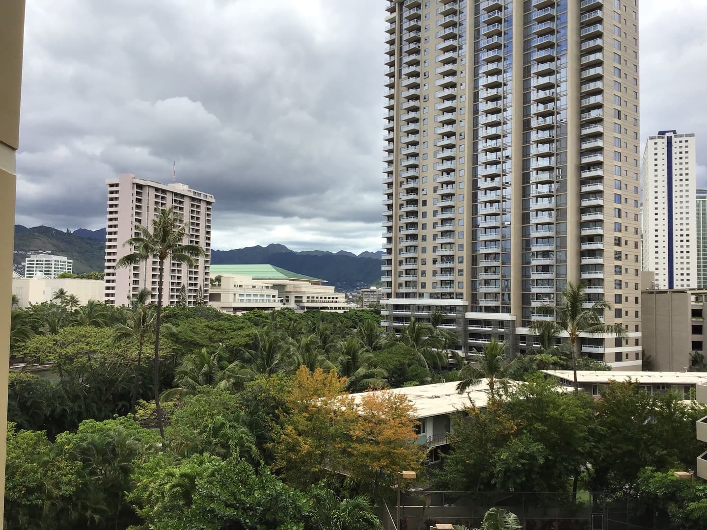 Honolulu Condo: Ala Wai Terrace