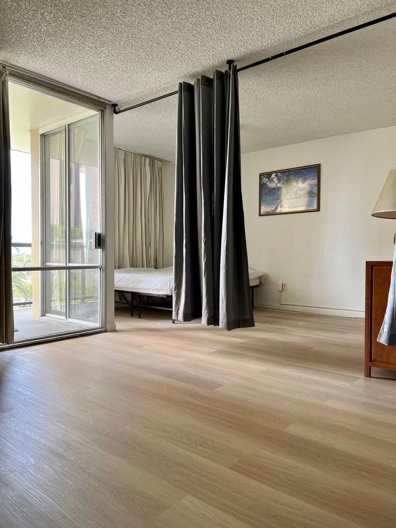Honolulu Condo: Ala Wai Terrace