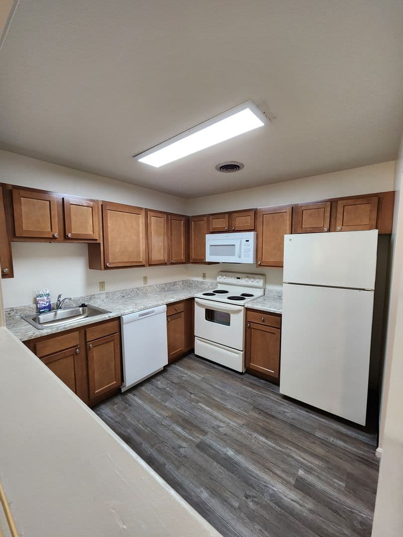 Findlay Apartment: 733-739-745 Longmeadow Ln