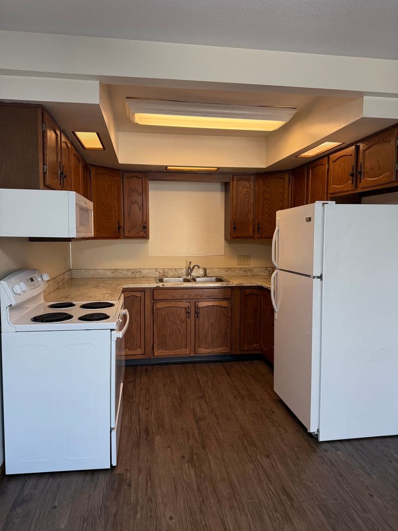 Perrysburg Apartment: 28309 - 28317 Simmons Rd