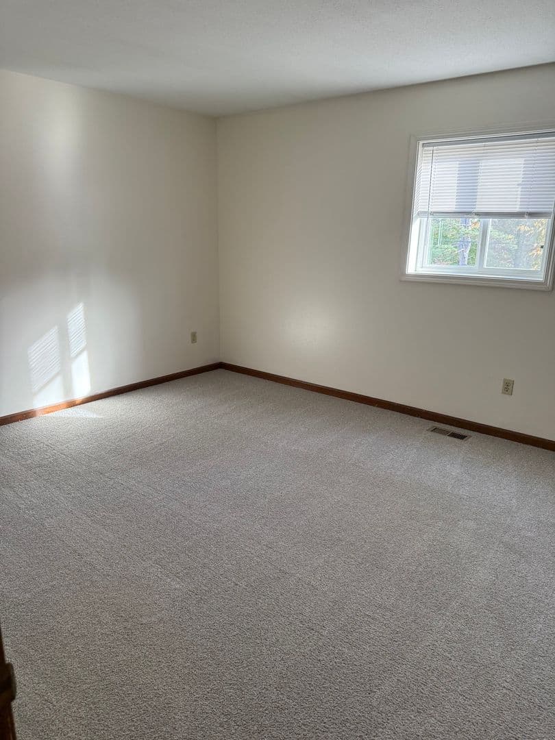 Perrysburg Apartment: 28309 - 28317 Simmons Rd
