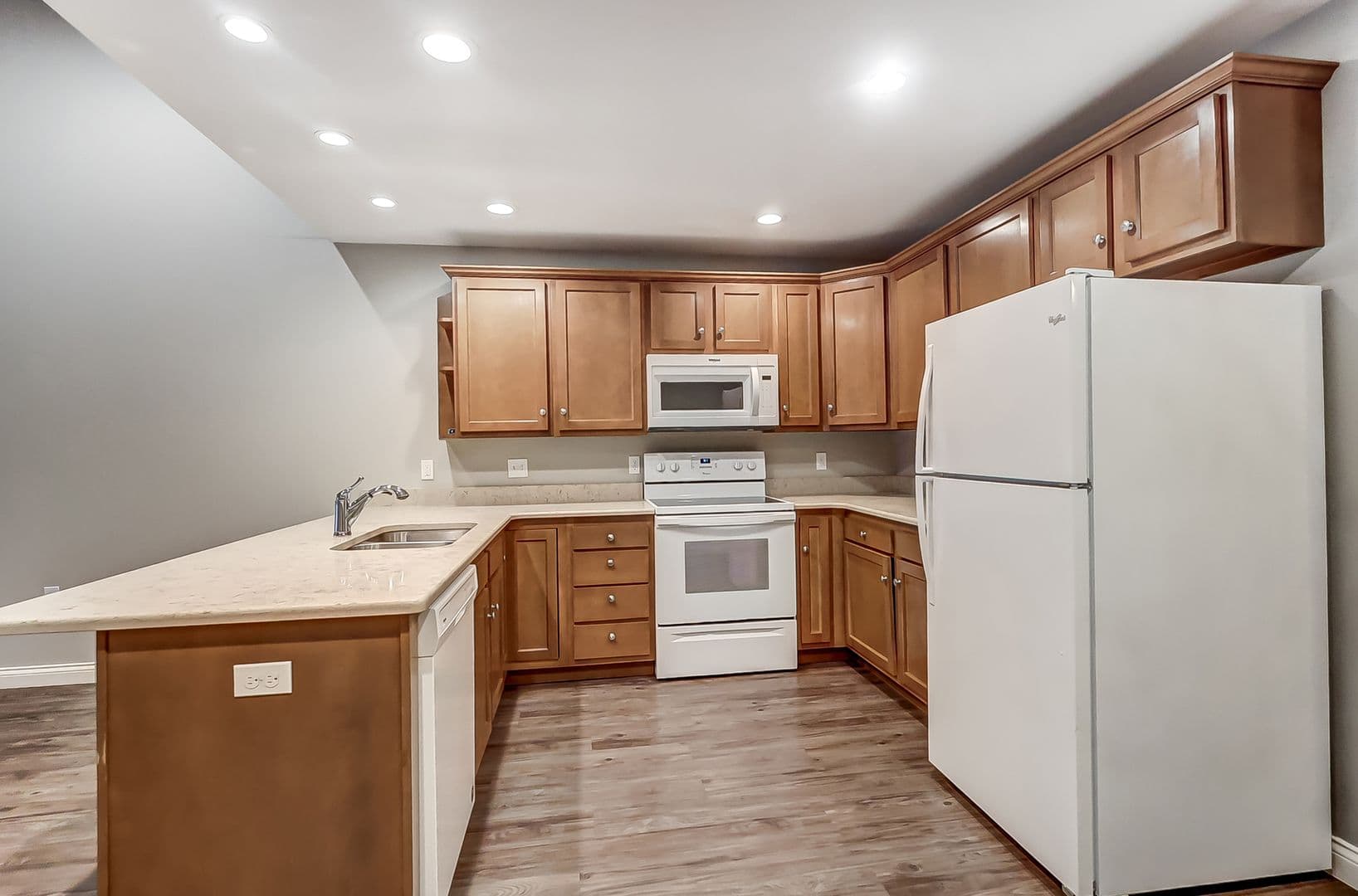 Perrysburg Apartment: 7128 Triumph Lane #31