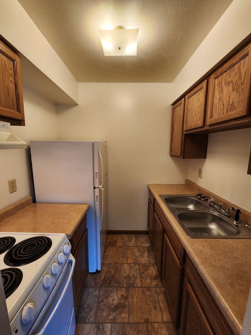 Findlay Apartment: 721 - 723 Frazer St.