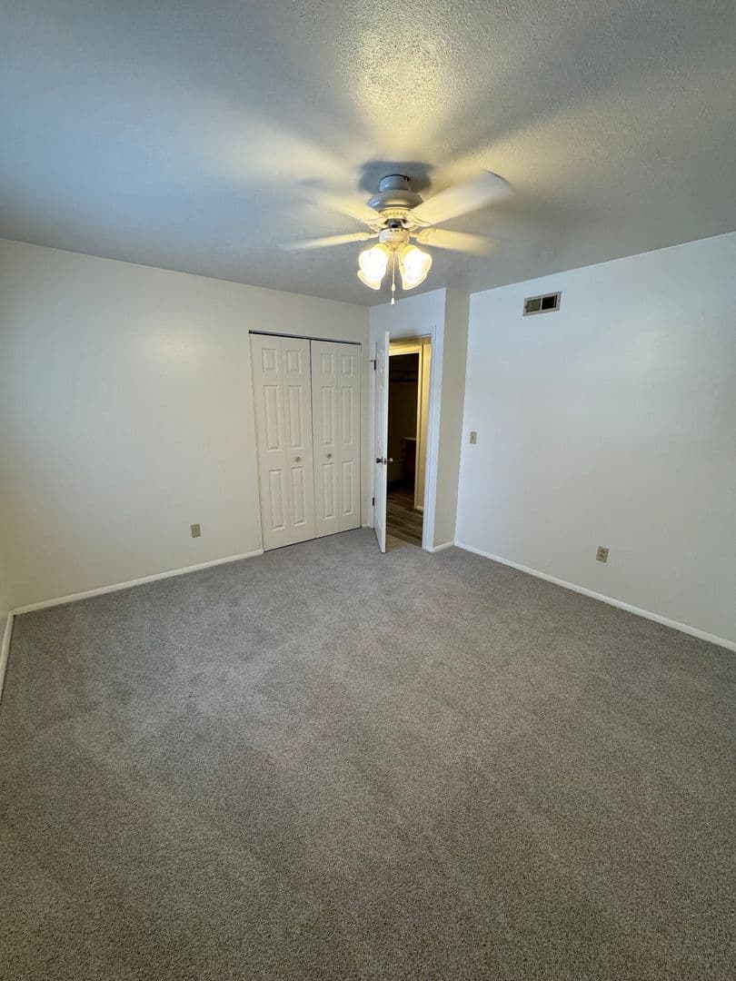 Bowling Green Apartment: 1700 Juniper Drive