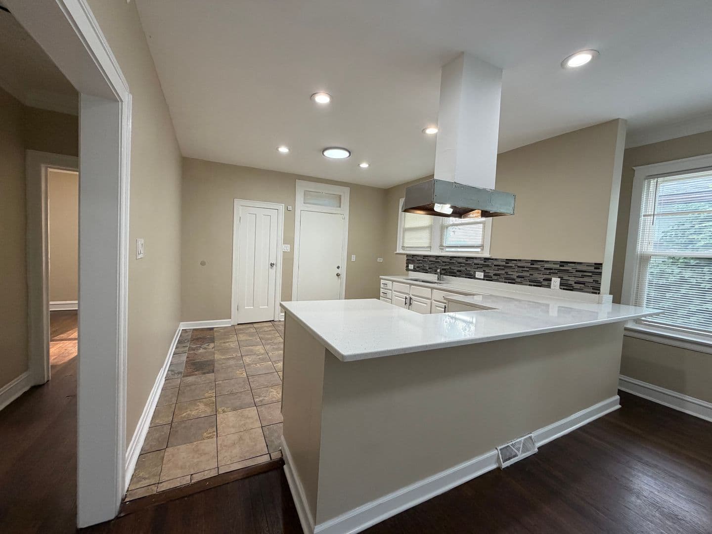 Chicago House: 12479 S Wabash Ave