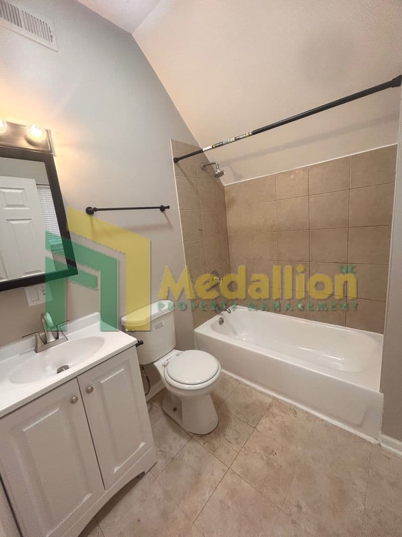 Chicago Apartment: 4700 W Monroe St