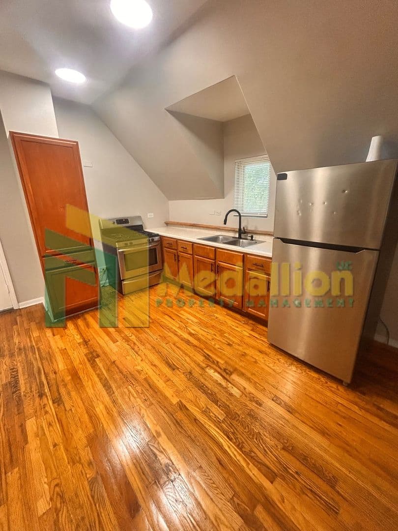 Chicago Apartment: 4700 W Monroe St