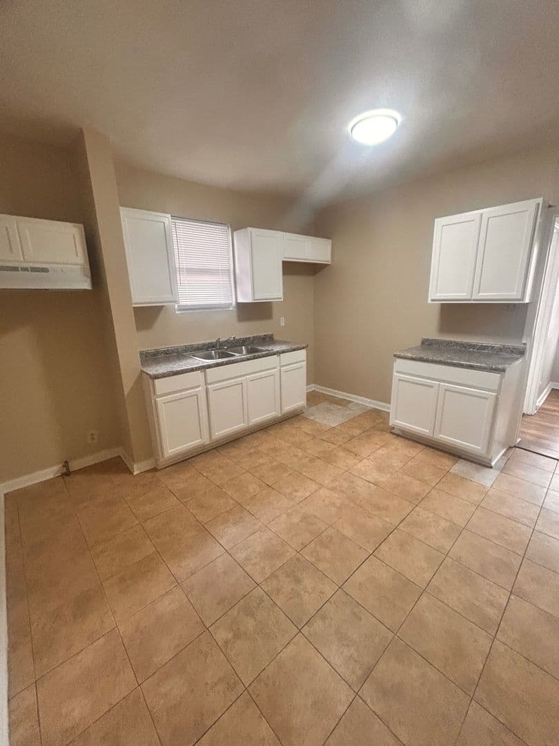 Chicago House: 8740 S Justine St