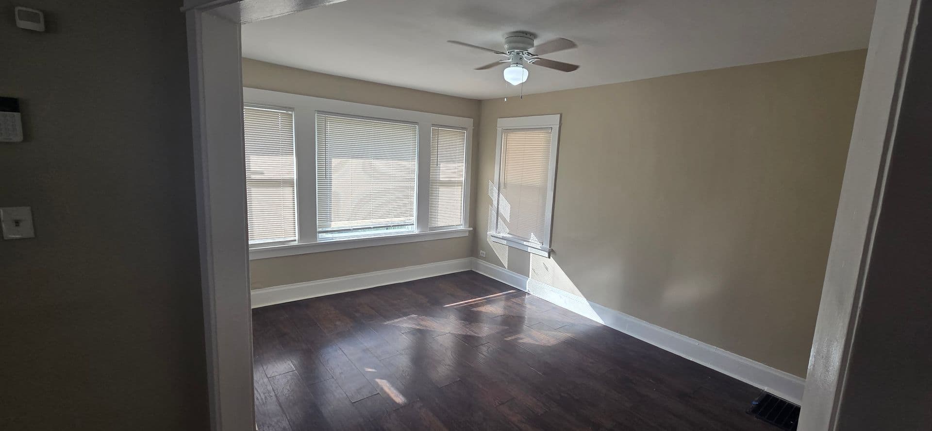 Chicago House: 9815 S Throop St