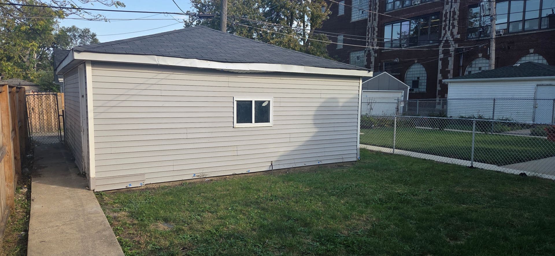 Chicago House: 9815 S Throop St
