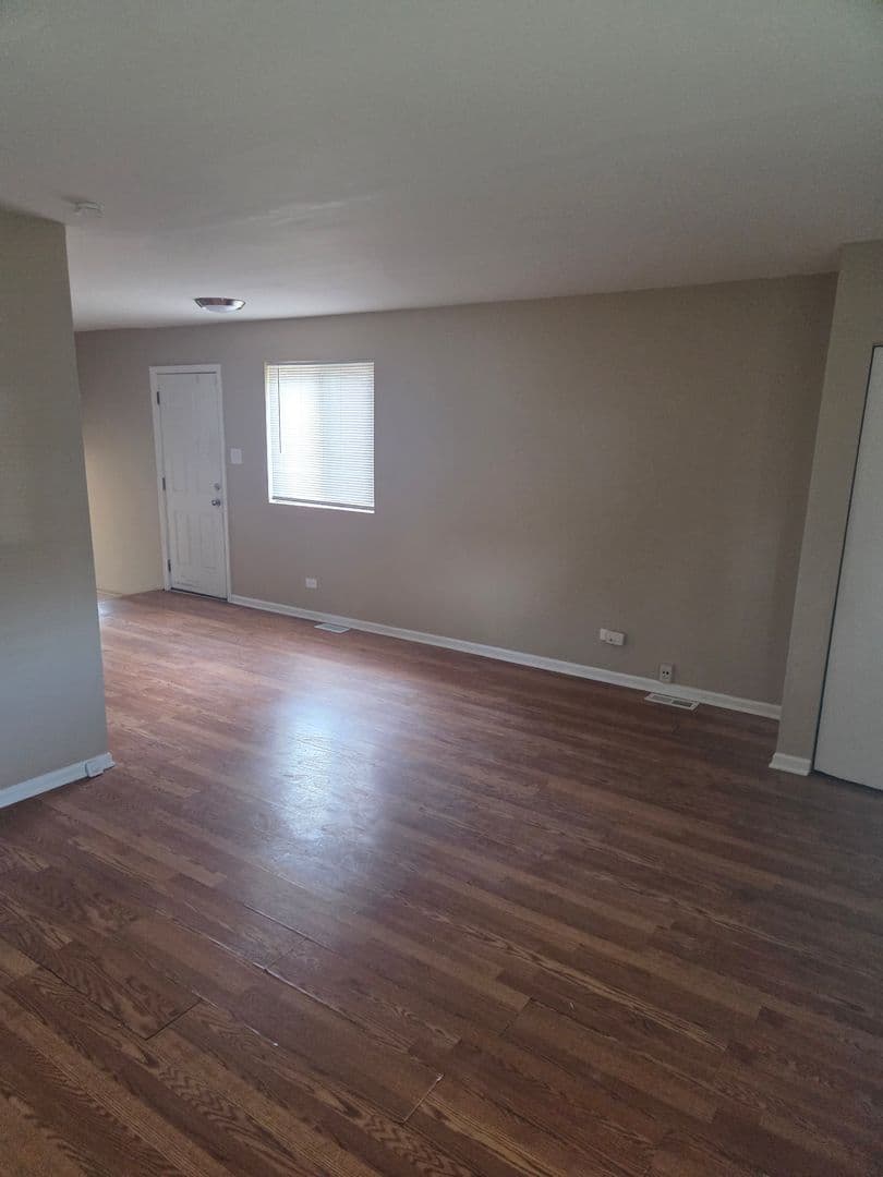 Chicago House: 7514 S Winchester Ave